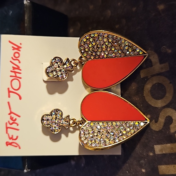 Betsey Johnson Whimsical Pierced Earrings Iconic Rhinestone Heart Design Pink OS - Picture 2 of 3